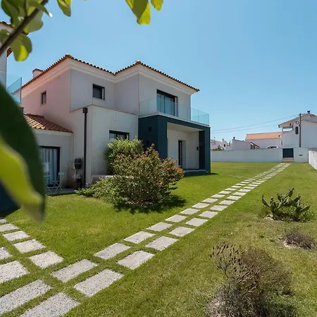 Vane Villa Salir de Porto